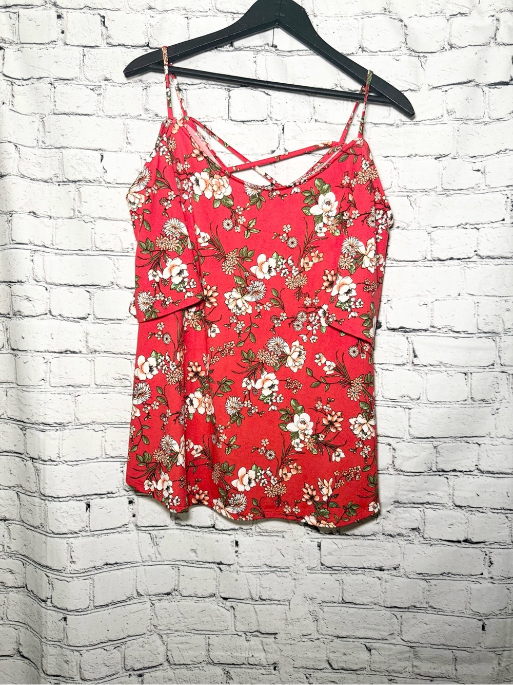 Kaileigh. Red floral top. Size XL